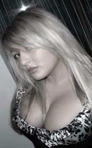 SaraHot1